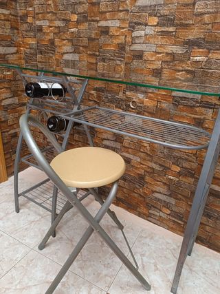 Mesa de picoteo con botellero