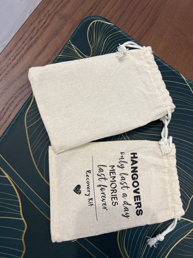 Saquito tela hangover kit (pack 2 unidades)