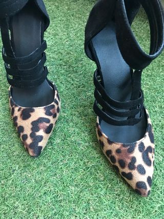 zapatos nuevos de tacon leopardo