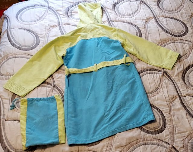 Lote 2 albornoces microfibra Decathlon T.6 T.8