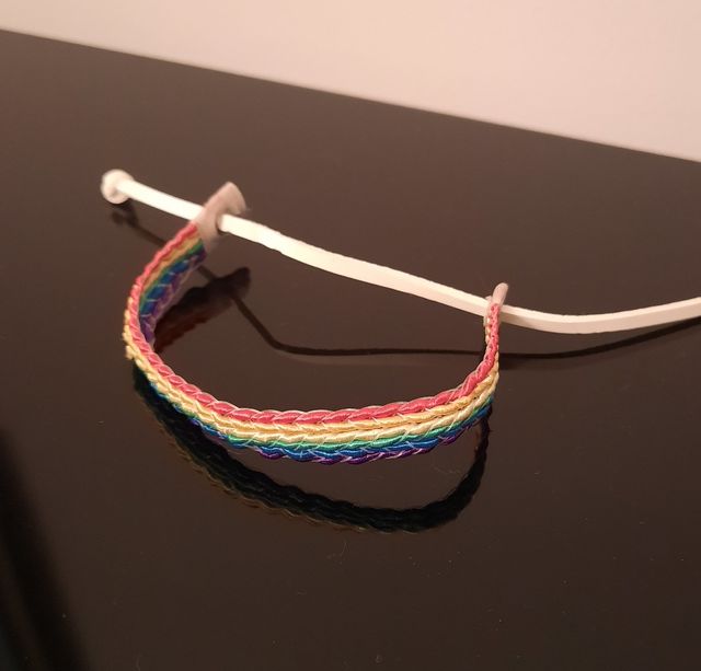 Pulsera arcoíris trenzada ajustable