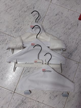 Perchas Red Valentino