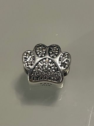Charm pandora huella perro