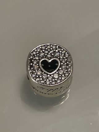 Charm pandora corazon