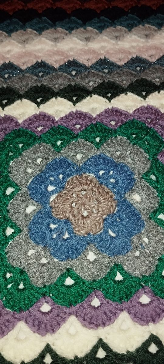 Coperta all uncinetto punto conchiglia