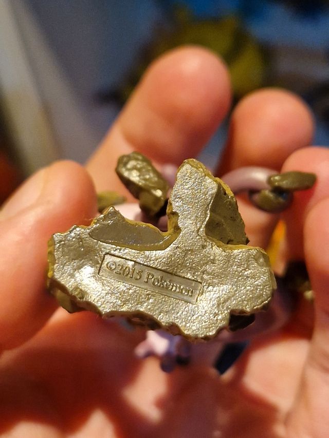 Figura pokemon mega mewtwo Y kaiyodo limitada 2015