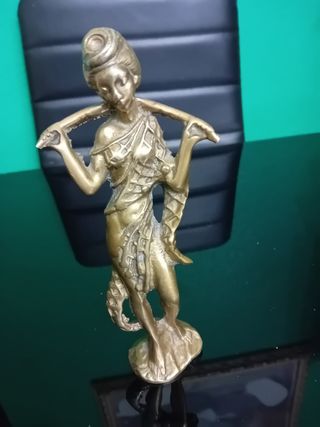 Leydi justicia chiná de bronce antiguo