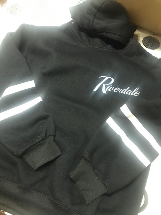 Sudadera negra Riverdale
