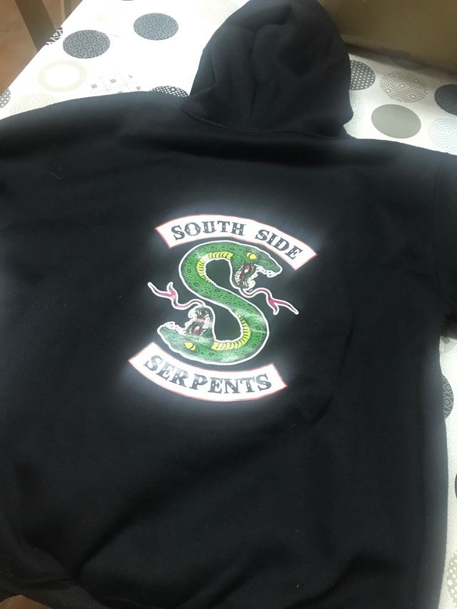 Sudadera negra Riverdale