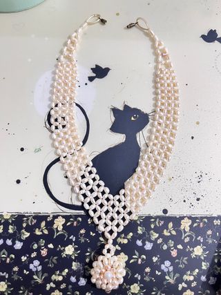 Collar vintage perla crema rosa barroco flor nuevo