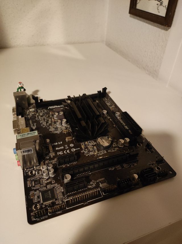 Placa base Asrock Q1900M