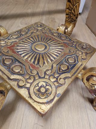 Mesa antigua (puede ser bronce)