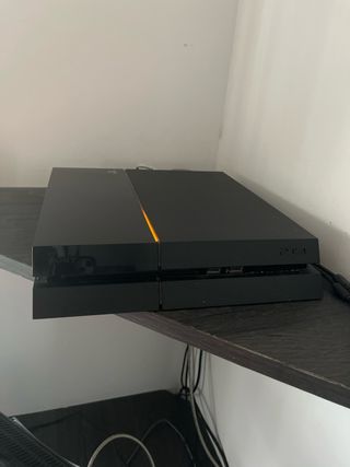 Ps4 y mando oficial + 5 juegos 
