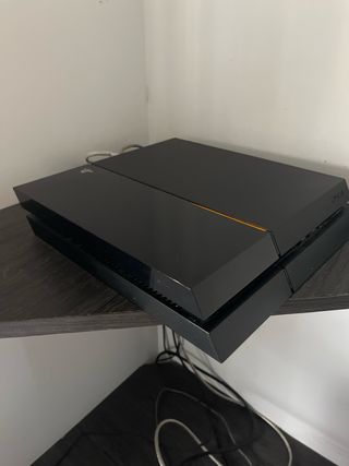 Ps4 y mando oficial + 5 juegos 