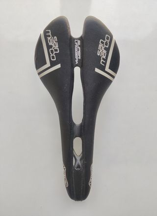 Sillín carbono bicicleta 104 gr Aspide