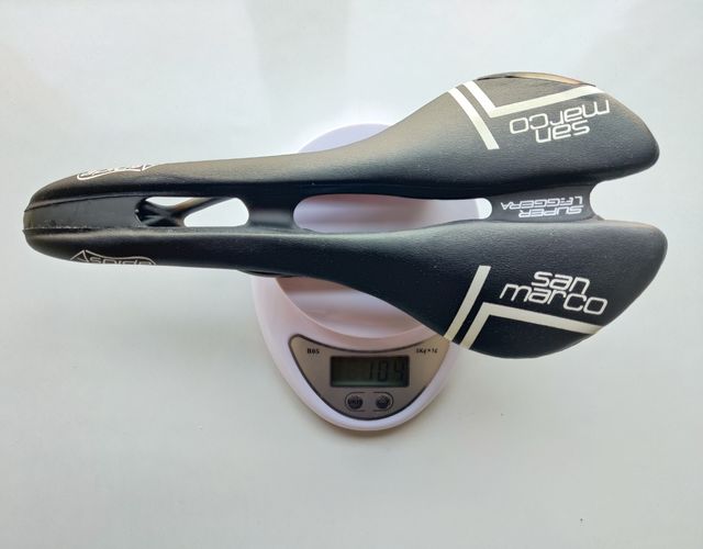 Sillín carbono bicicleta 104 gr Aspide