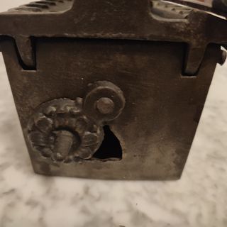 Plancha antigua de hierro