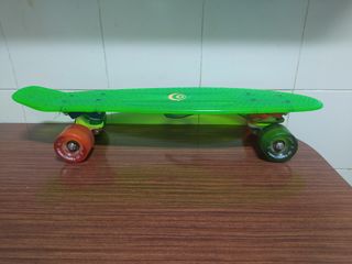 Monopatín niñ@, casco y protecciones