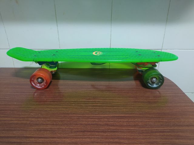 Monopatín niñ@, casco y protecciones