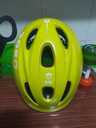 Monopatín niñ@, casco y protecciones