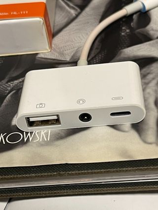 Adaptador multipuerto de USB-C a AV