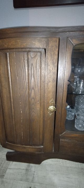 Mueble antiguo restaurado y espejo