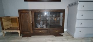 Mueble antiguo restaurado y espejo