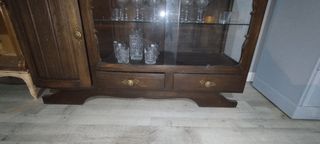 Mueble antiguo restaurado y espejo
