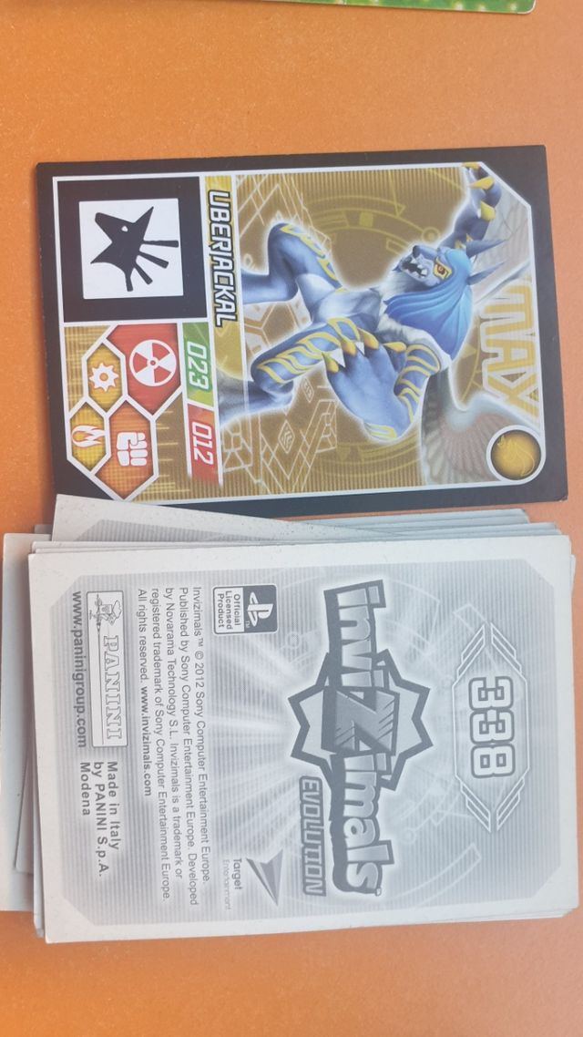 Colección cromos gormiti, invizimals,etc