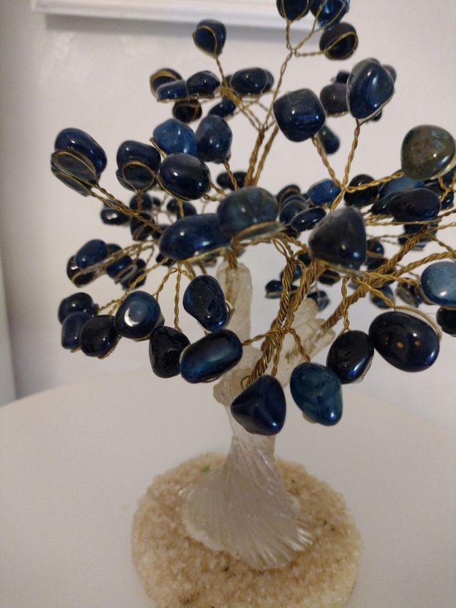 Albero in pietra semipreziosa