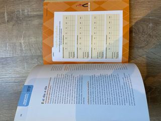Libro "9 meses con bombo" y "qué piensa tu bebé"