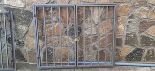 Verja grande de hierro