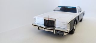 1:18 Lincoln Continental Mark V