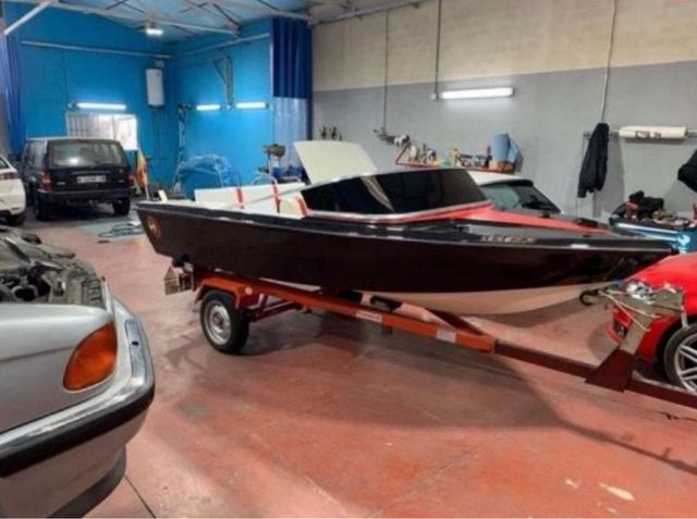 Barco Glastron La Raya