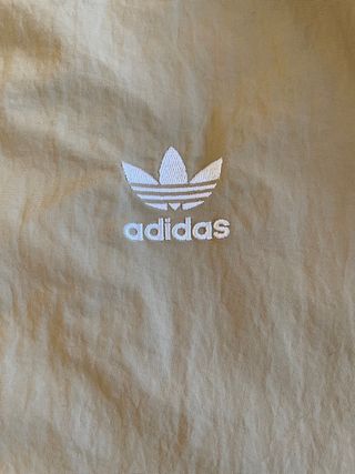 Chaqueta adidas tack jacket beige