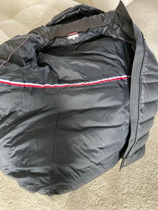 Plumas Tommy negro