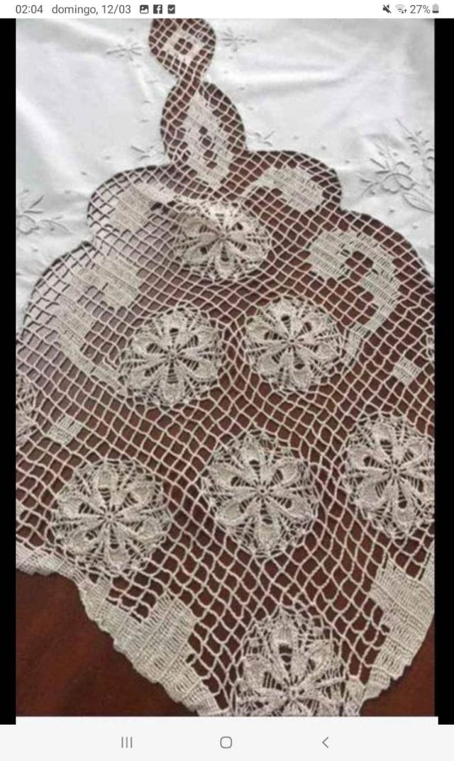 Toalha linho bordada mão. Crochê