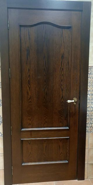 puerta madera nogal