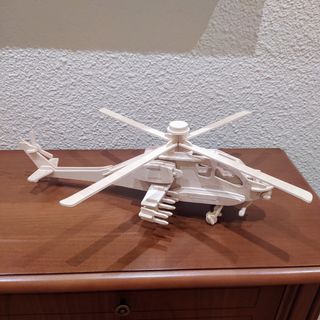 Maqueta helicóptero Apache. Pintalo a tú gusto.