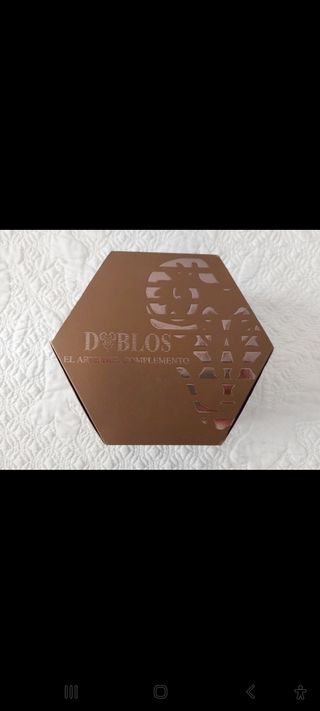 Tocado o abalorio flor de seda para eventos