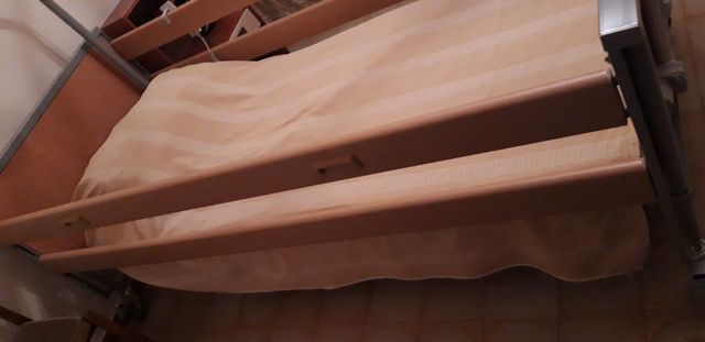 Letto elettrico da degenza per anziani in legno