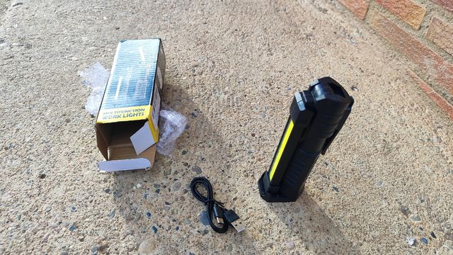 Portátil mecánico linterna con iman