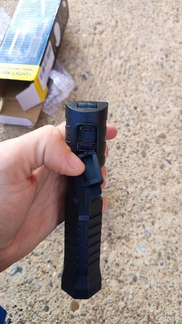 Portátil mecánico linterna con iman