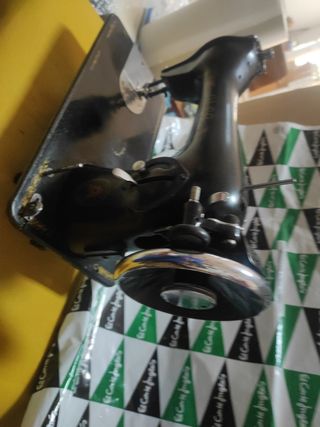 Maquina de coser ALFA cabeza negra