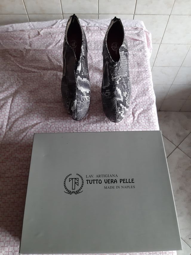 Scarpe donna tutto in pelle, numero 38.