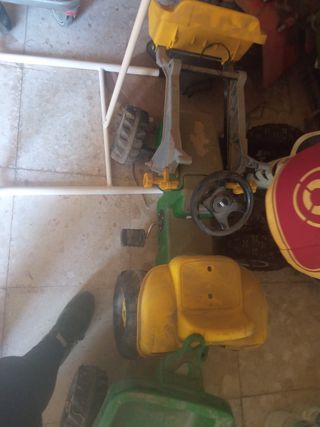 Un tractor de pedales