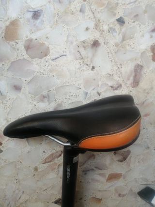Sillín y tija orbea.