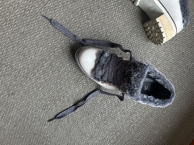 zapatos piel  numero 39,color hielo,calentitos