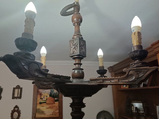 Lampara de salón madera tallada a mano, años 40