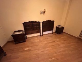 conjunto de muebles antiguos para dormitorio